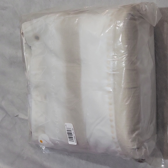 VENUS Metallic Fringe Studded Bag - Picture 2 of 4